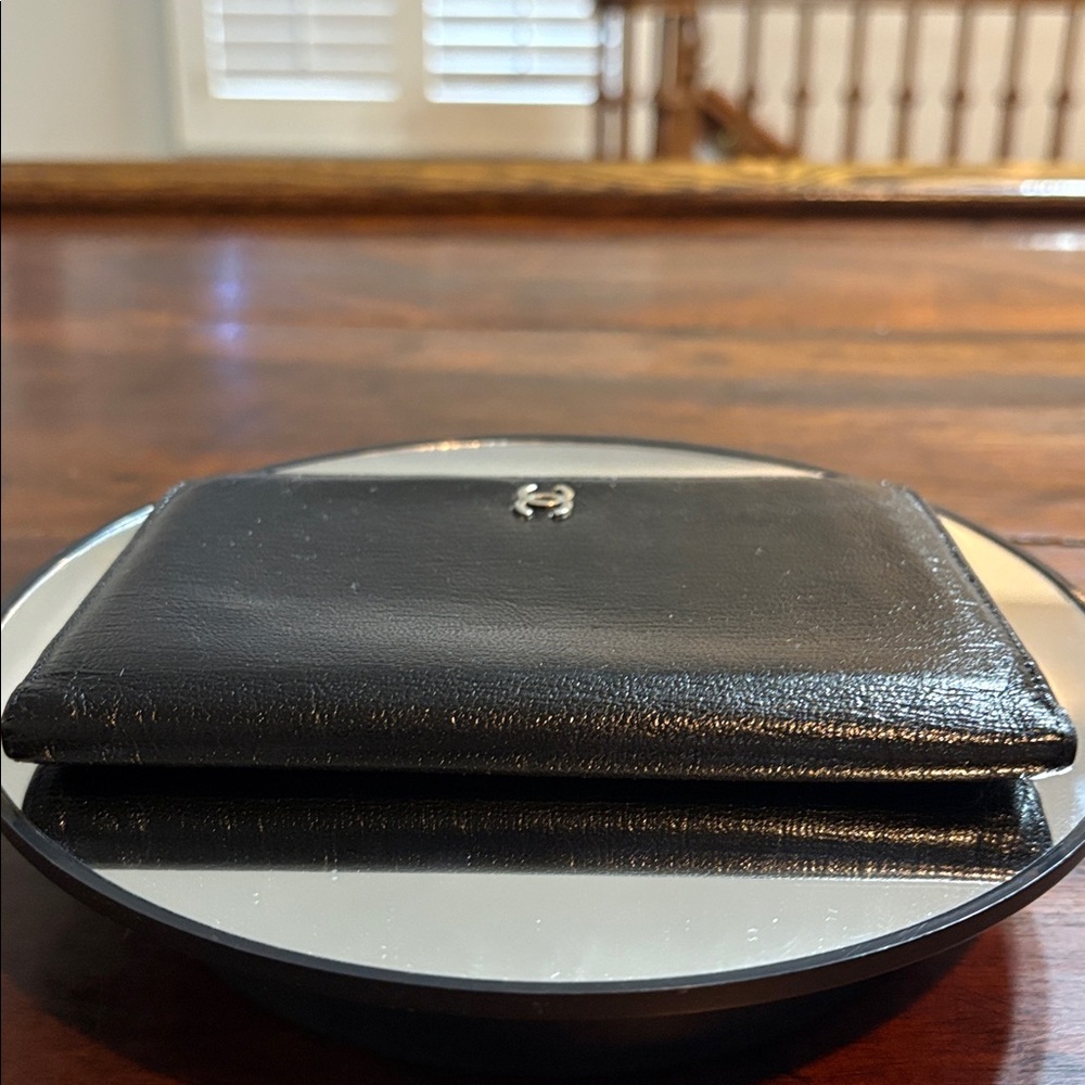 CHANEL Vintage Caviar Bi-fold Wallet in Black - Picture 5 of 14
